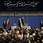اینکه برخی می‌گویند حج را سیاسی نکنید، سخن نادرستی است